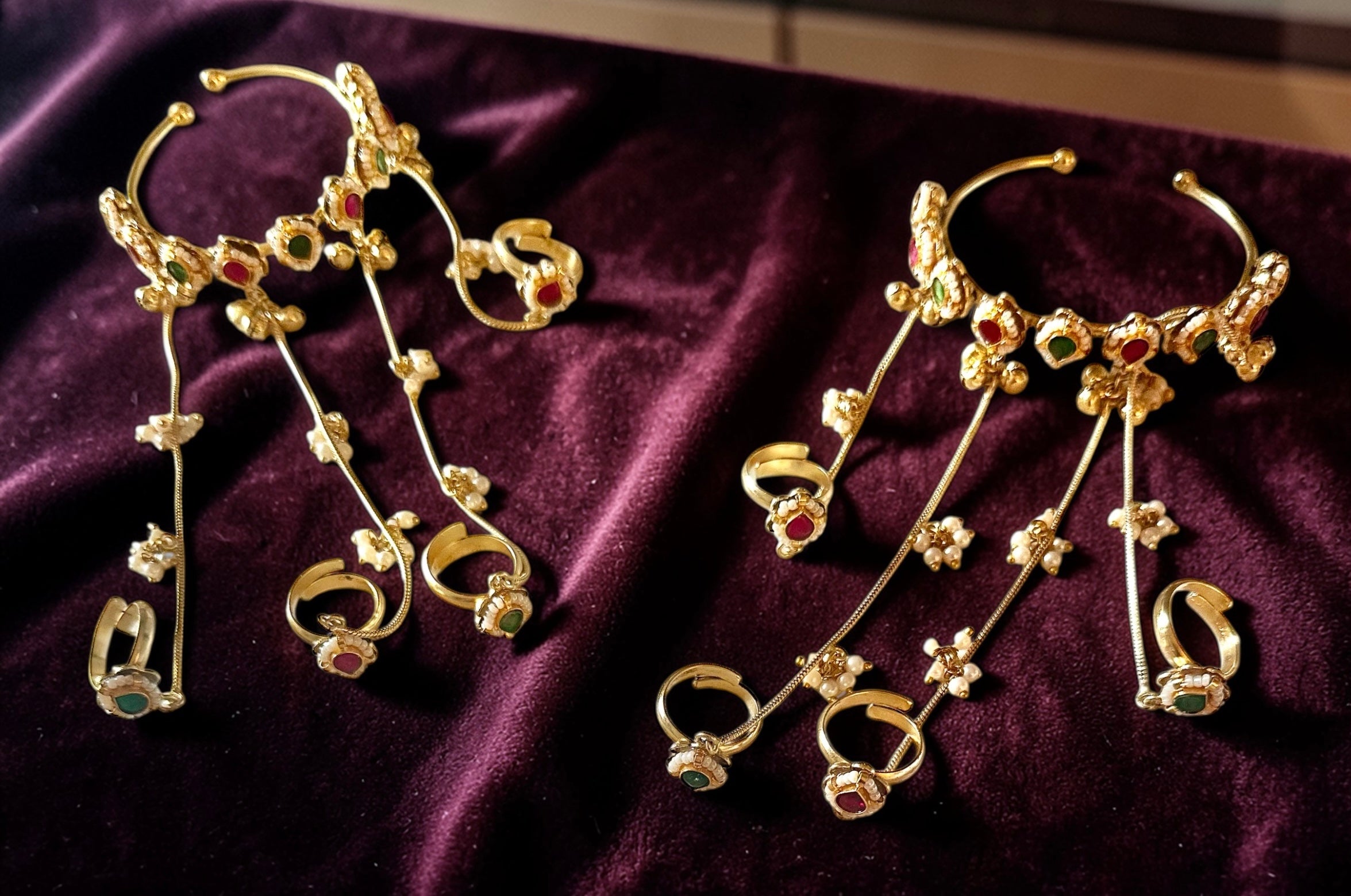 Ruby/emerald hand jewelry