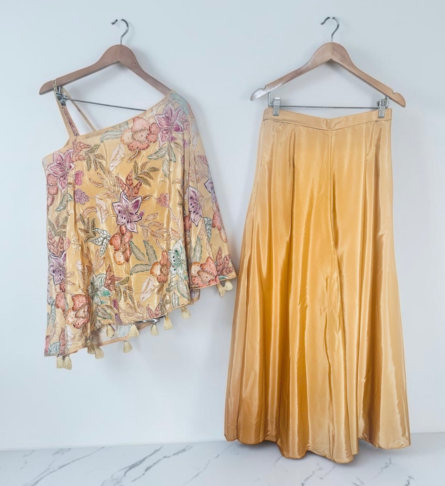 Beige one-shoulder outfit