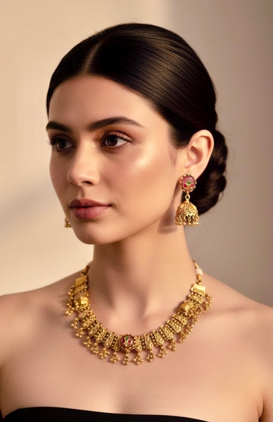 Elephant motif gold finish set