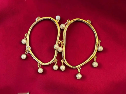Contemporary pearl earrings
