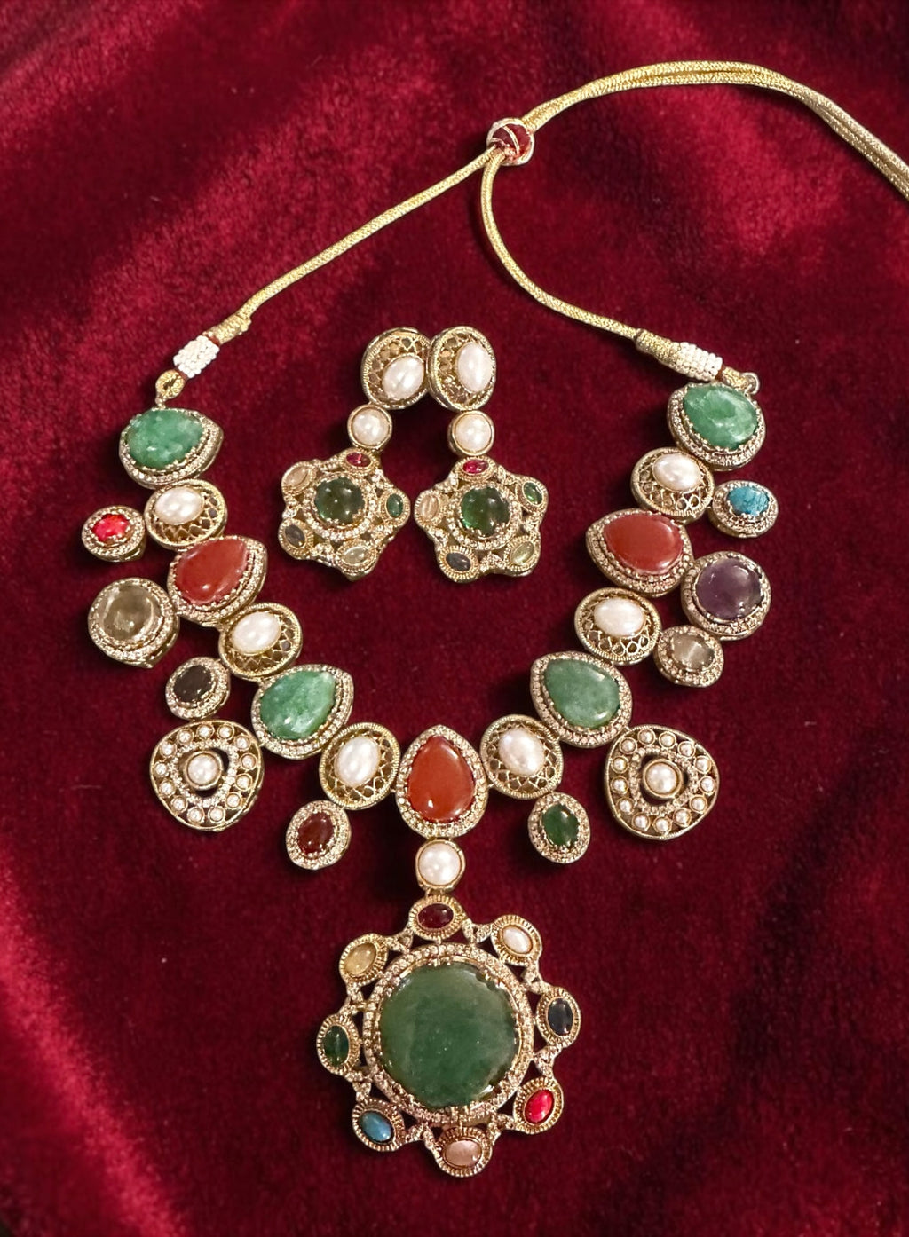Multi-stone necklace set