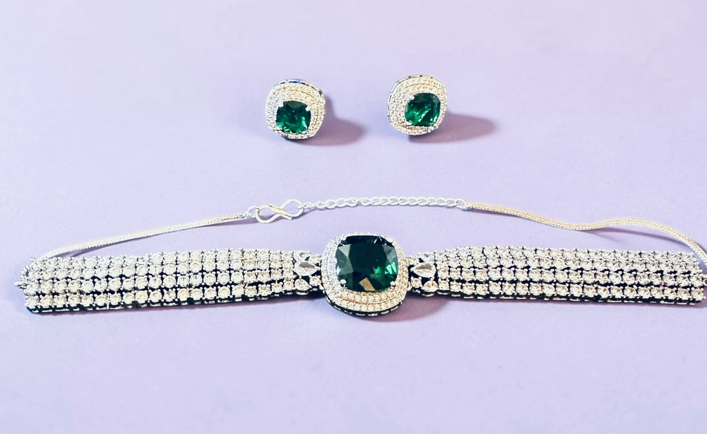 Emerald green ad choker set