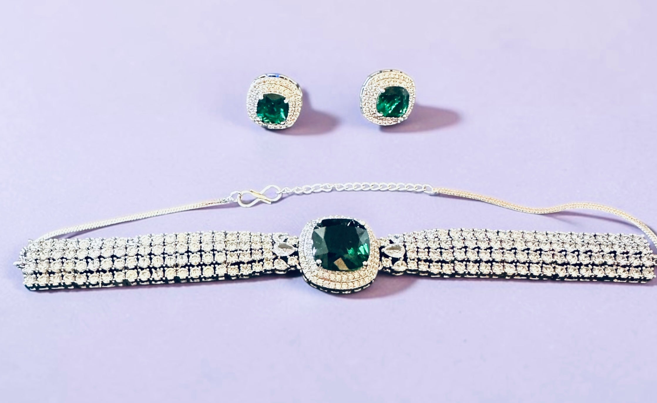 Emerald green ad choker set