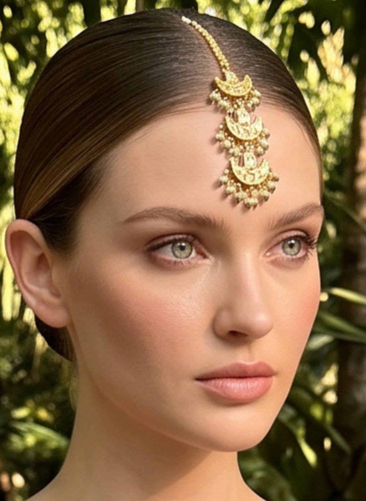 3-tiered kundan tikka