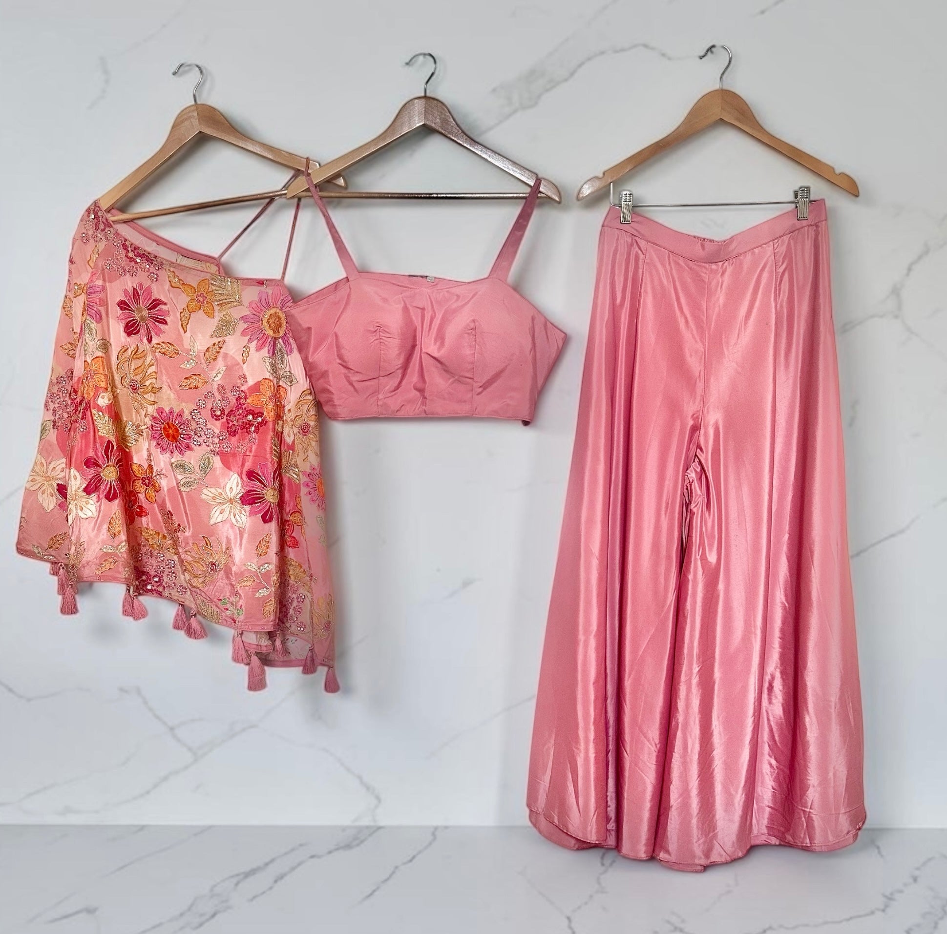 One-shoulder floral outfit