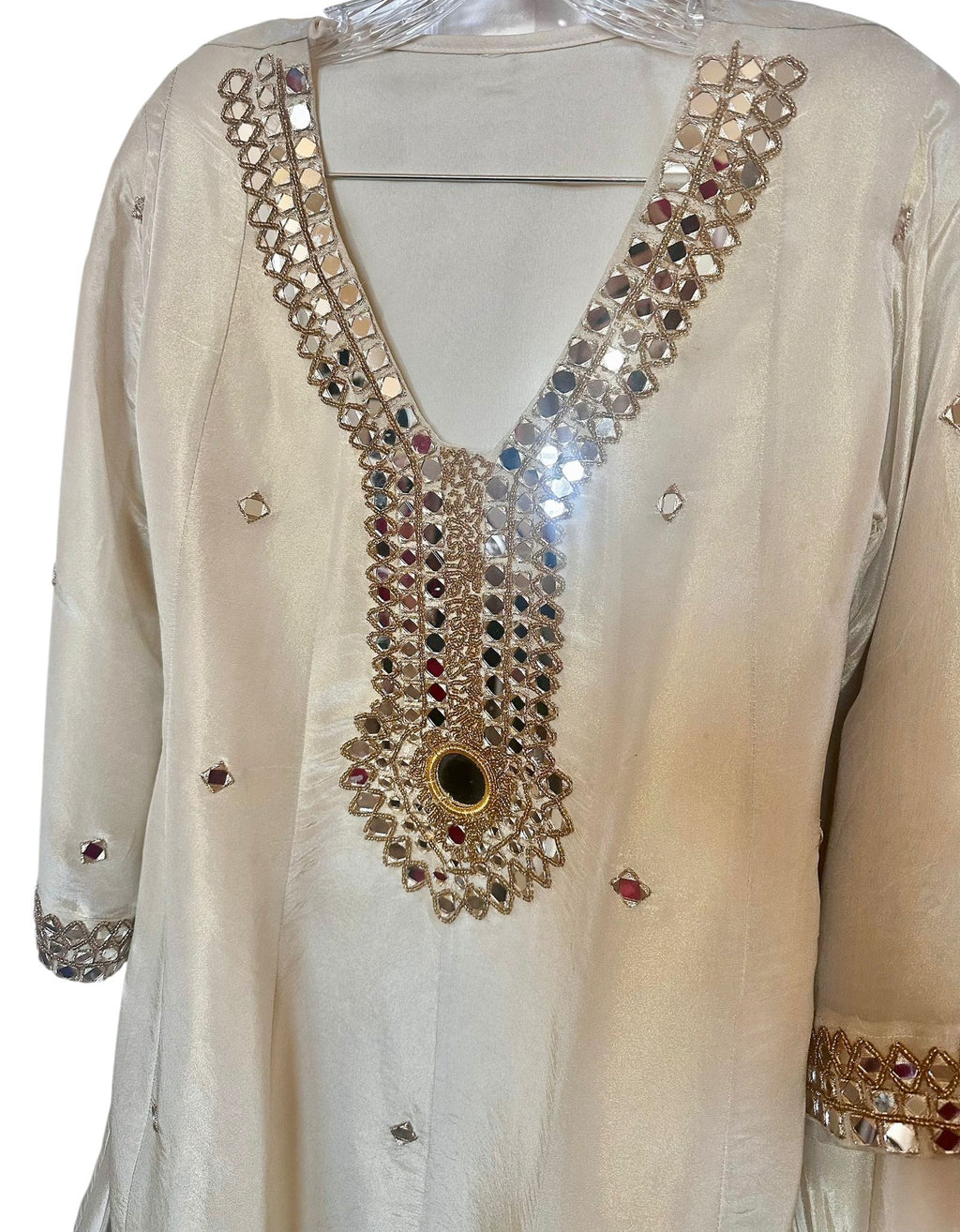 2-piece ivory tulip  set