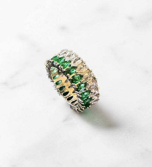 Emerald green ad ring