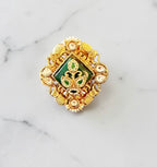 Emerald green kundan ring