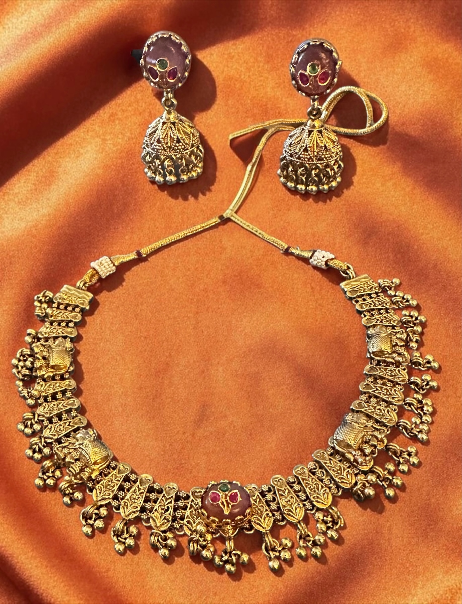 Elephant motif gold finish set