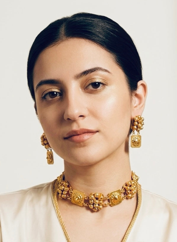 Gold finish choker set