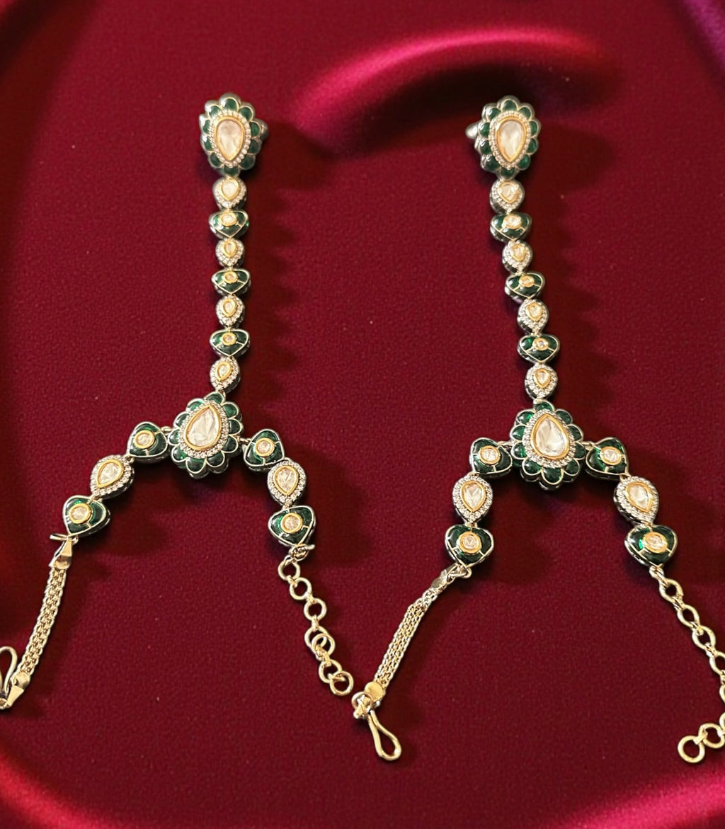 Emerald green Polki hand jewelry