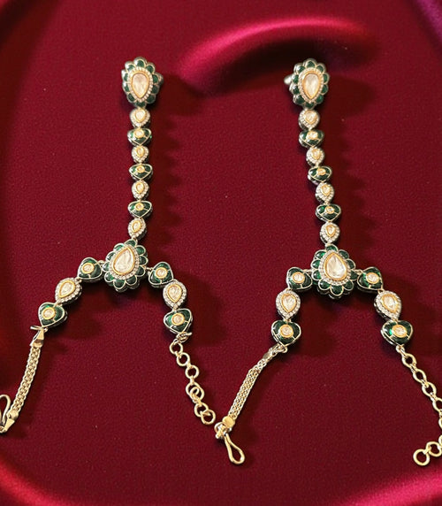 Emerald green Polki hand jewelry