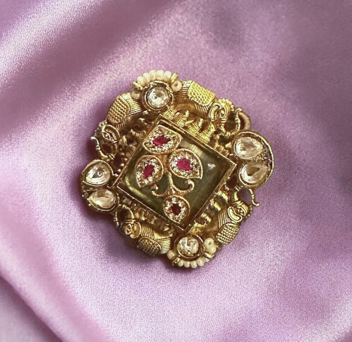 Mint green n ruby ring