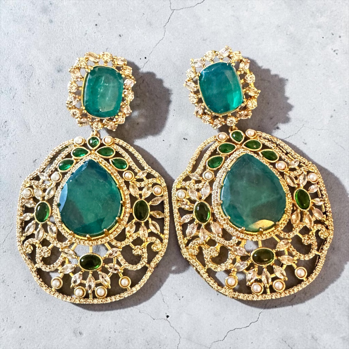 Emerald green ad earrings