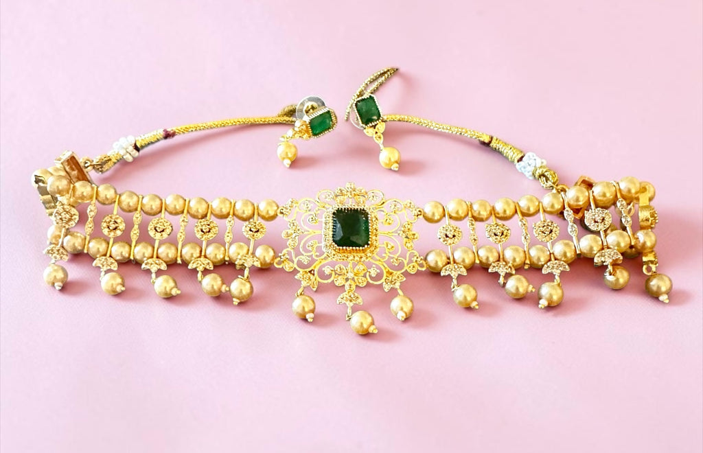 Emerald green ad choker set