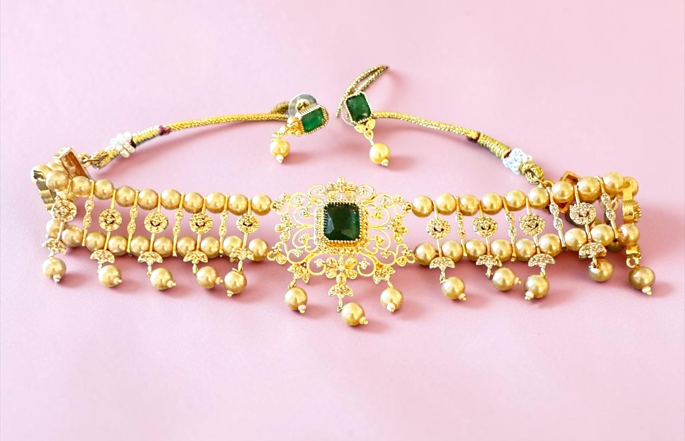 Emerald green ad choker set