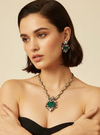 Emerald green pendant set