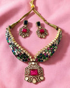 Multi-colored necklace set