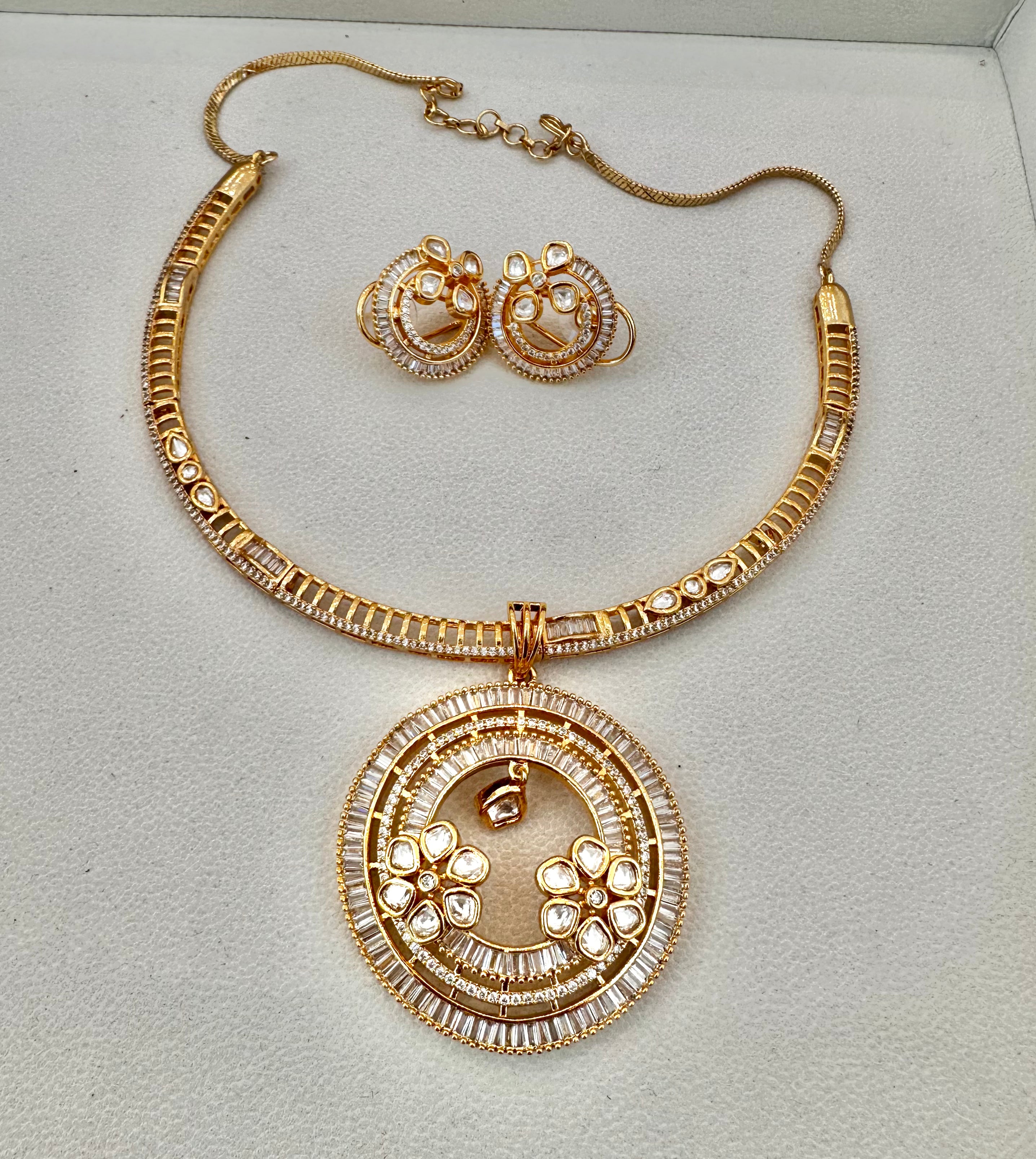 Ad pendant set