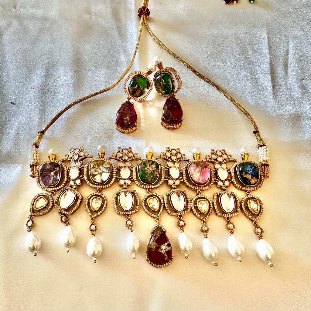 Multi-colored stone choker set