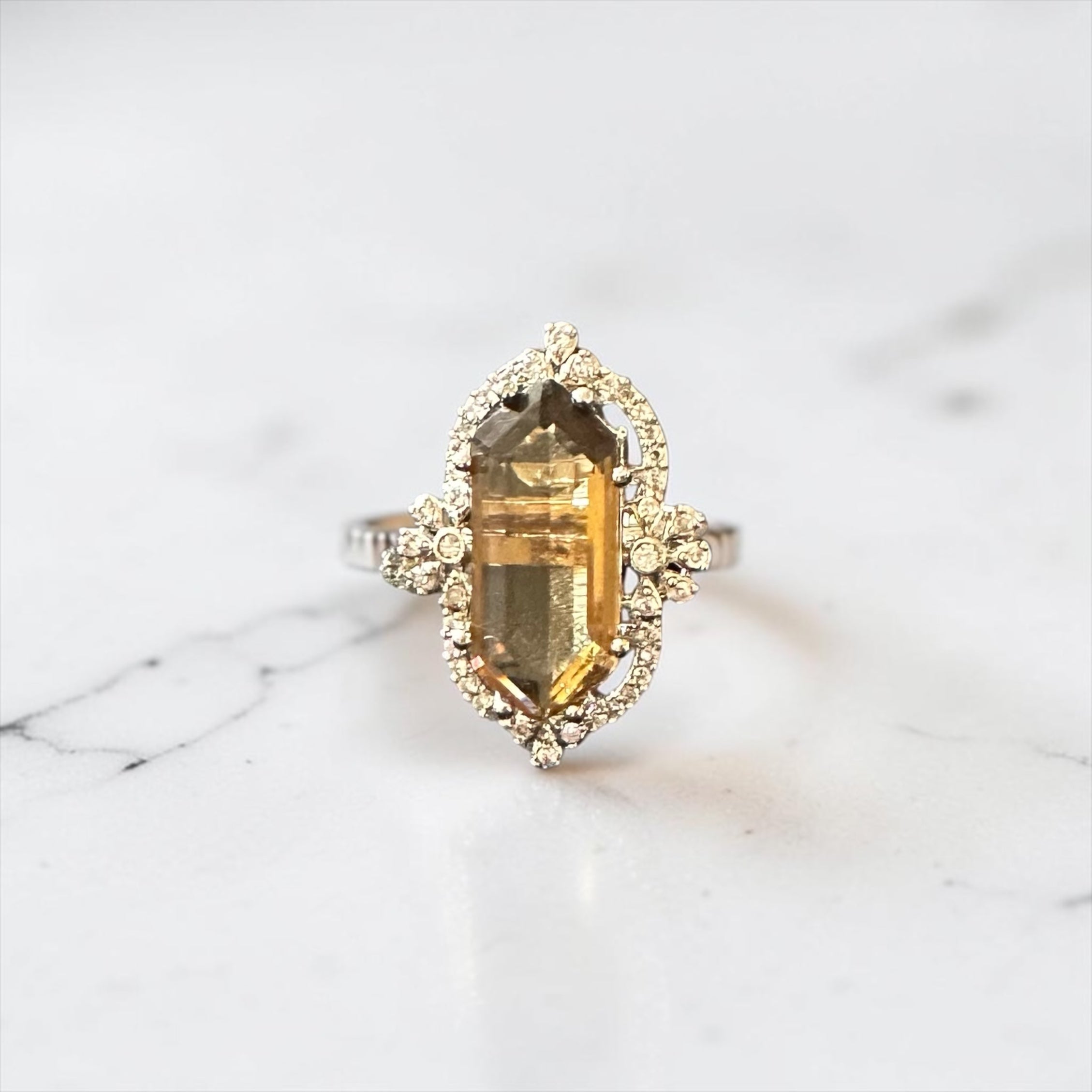 Brown stone ad ring