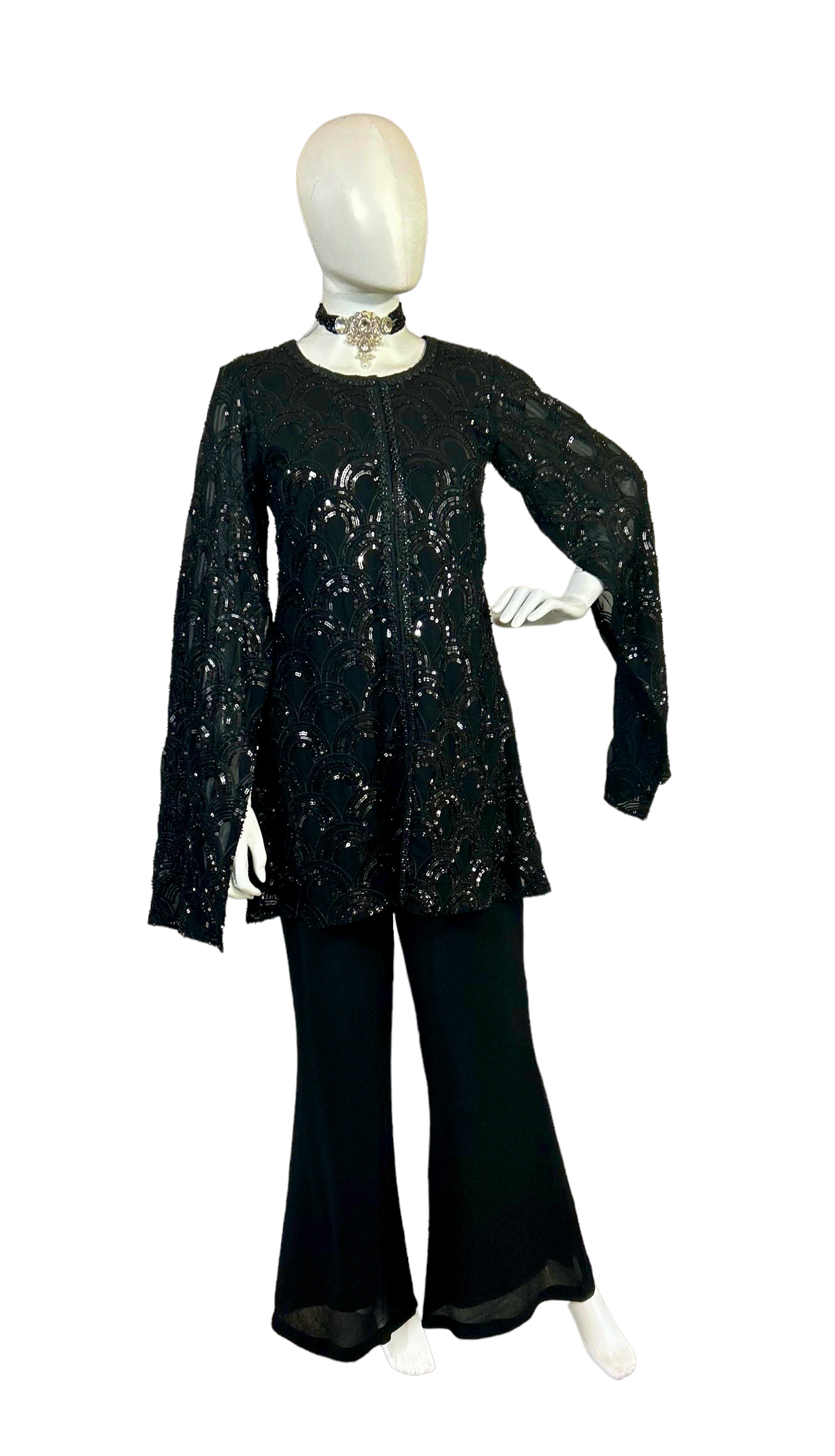 Black sequins outfit